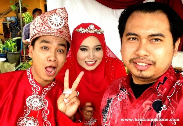 Selamat pengantin baru buat pasangan blogger, Fadil Nyu dan Ruzz Ezani.