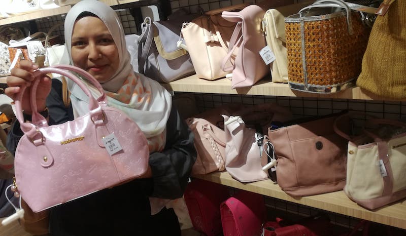 Handbag Hunter JHunt