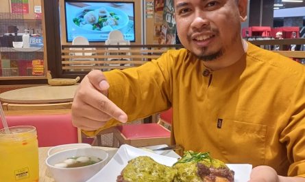 Ayam Mak-Mak Cili Api The Chicken Rice Shop