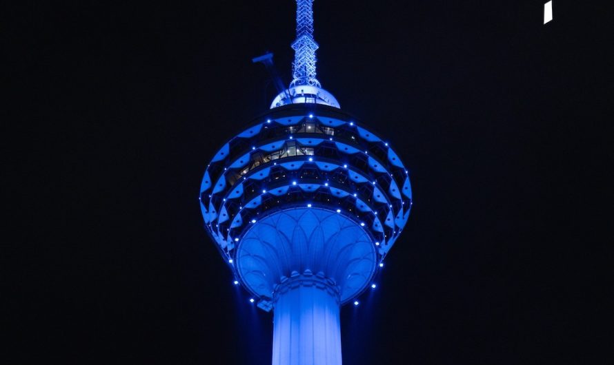 Menara Kuala Lumpur Disinari Biru Sempena Minggu Perpaduan 2025