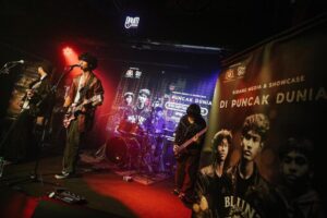 BluntSheep Di Puncak Dunia
