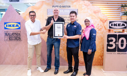 IKEA Curry Puffs Malaysia Book of Records