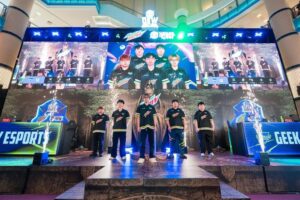 GEEKAY Dinobatkan Juara Mountain Dew Dew Challenge Season 2