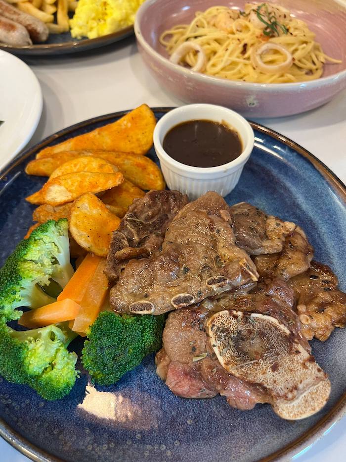 Flame-Grilled Lamb Chops