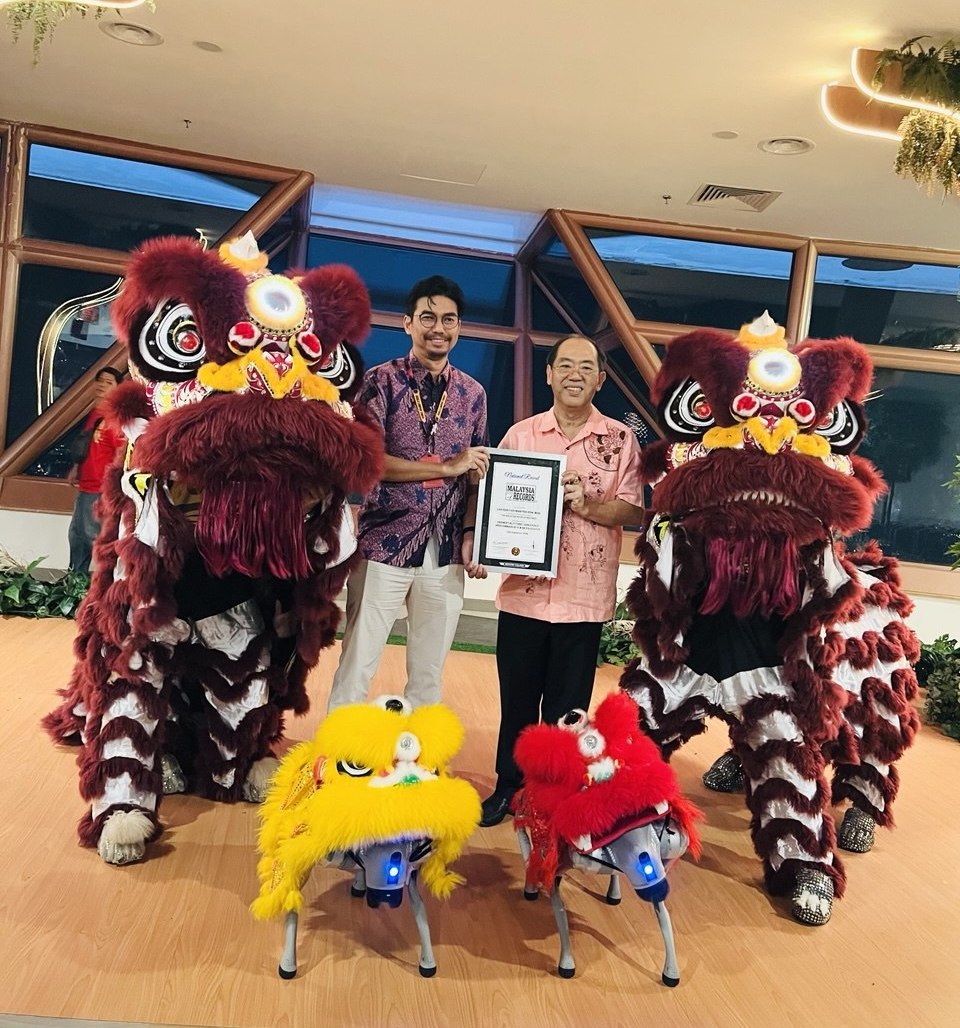 Record-Breaking Lion Dance at KL Tower Record-Breaking Lion Dance at KL Tower
